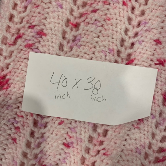 Beautiful soft pink crochet throw - Picture 4 of 4